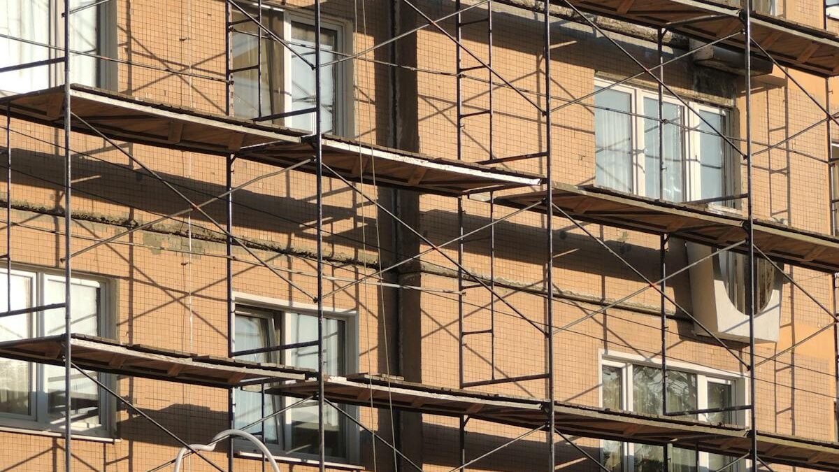 Atbalsta programmas dzīvojamā fonda celšanai: kā piesaistīt jaunos speciālistus novadiem